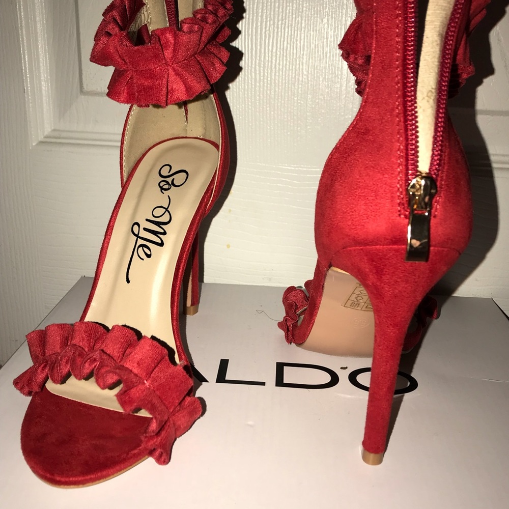 Heels - Picture 3 of 4